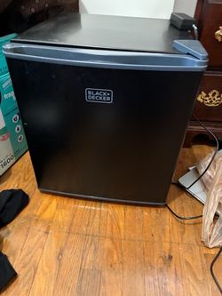 BLACK+DECKER Mini Fridge – $100