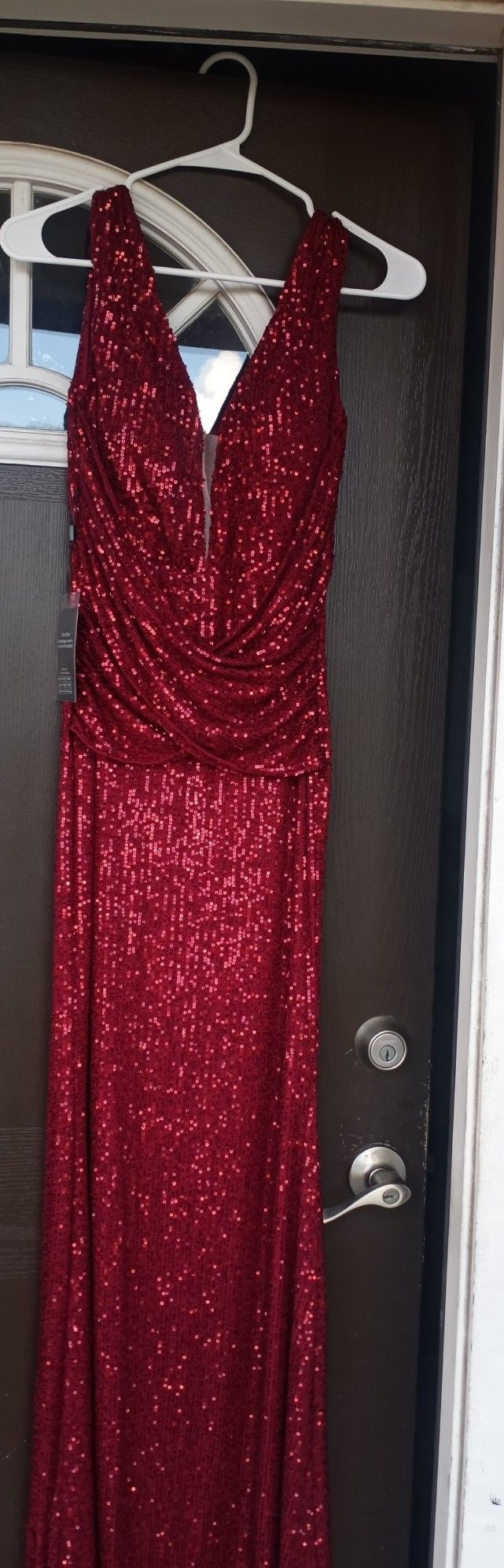 Vestido Nuevo Color Guindo Talla S