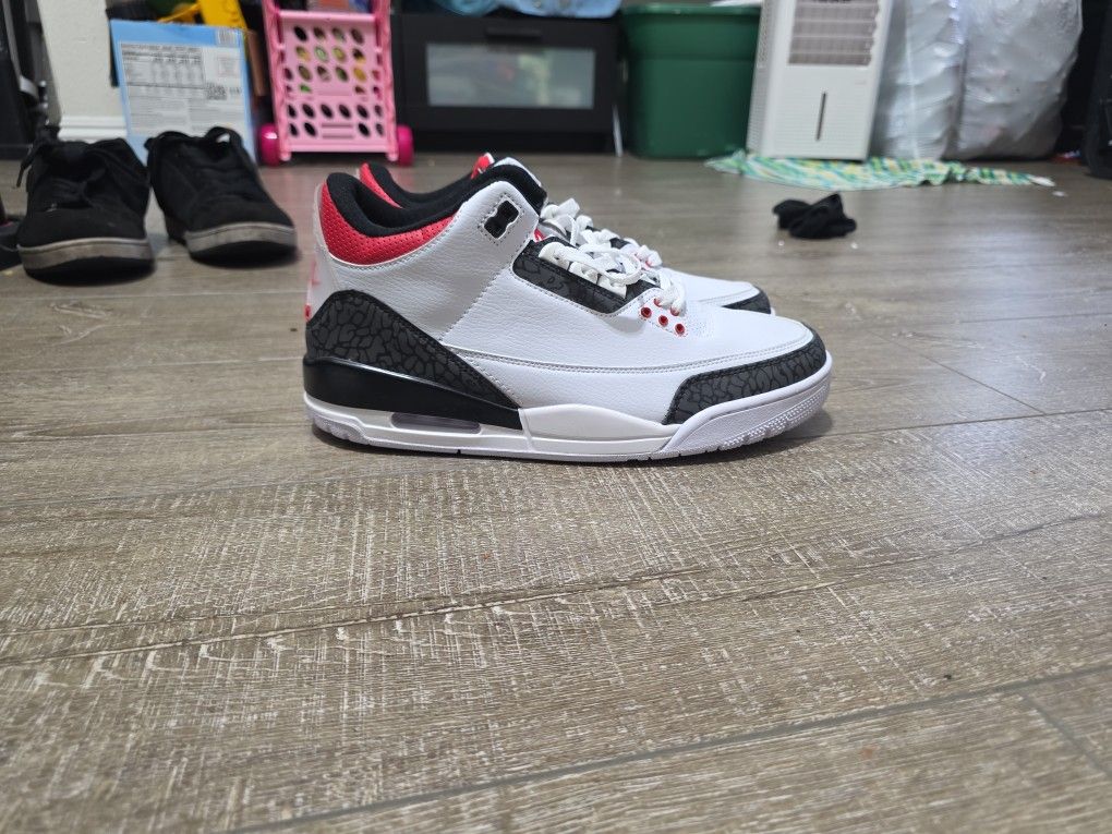 Nike JORDAN 3s "Fire Red"