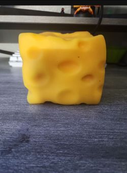 Squeezy Cheese and Gum droppable squishy