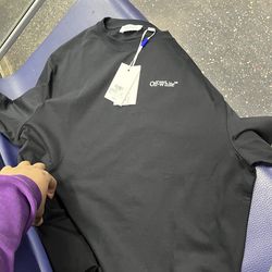 Off-white tee