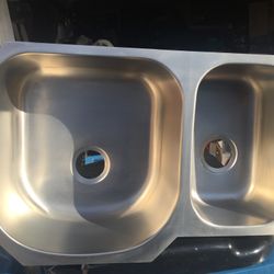 Undermount stainless steel kitchen sink 