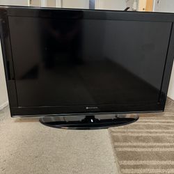 40” Tv Old But Still In Good Conditions 