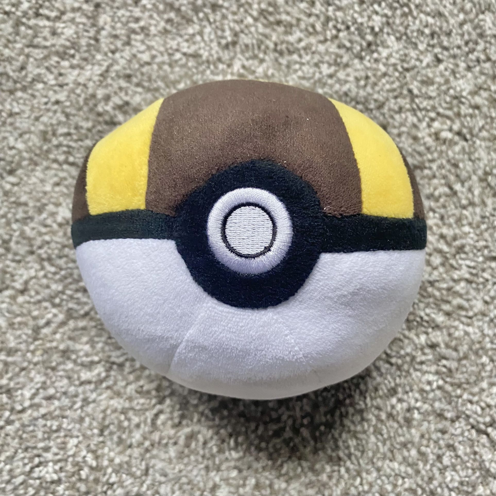 Pokémon Ultra Ball Pokeball Plush