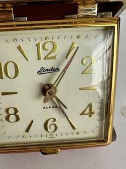 Vintage wind up clock