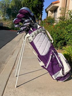 Women's Wilson Golf Club Set with Stand Bag