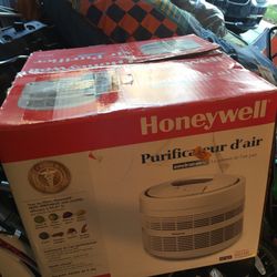 Honeywell Air Purifier In Like New Condition Retails For 230$+