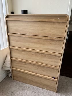 Light Oak 5-Drawer Dresser