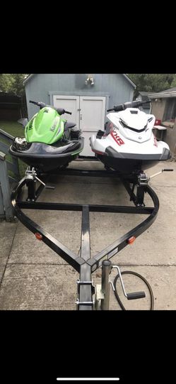 2016 Kawasaki and Yamaha jet skis! Both have less than 25 hours and both have bee professionally serviced 2-3 times each year and are still currently