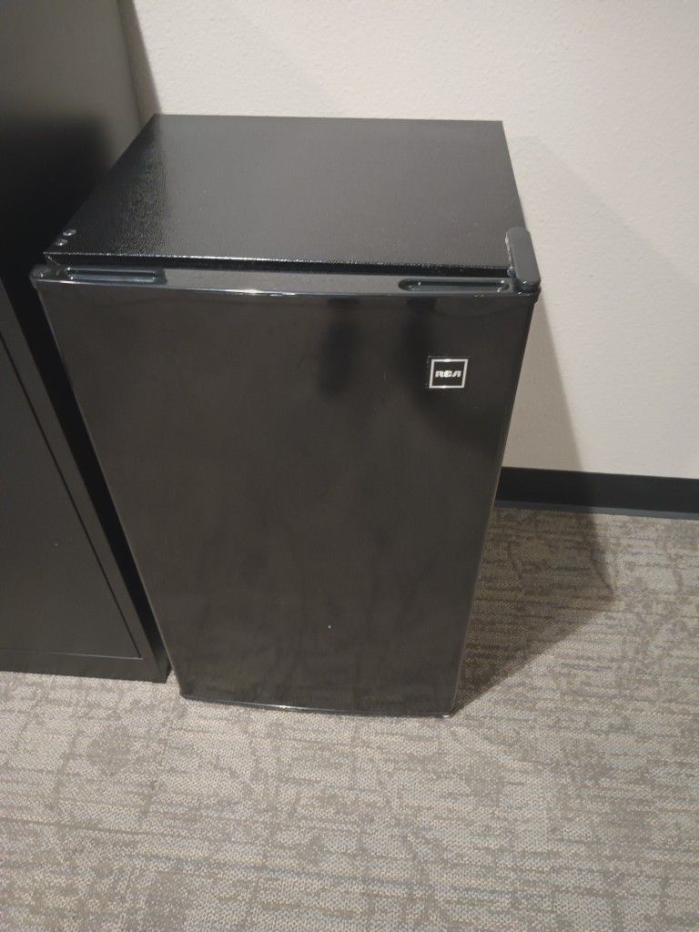 Mini Fridge With Freezer Compartment. Good Condition Black
