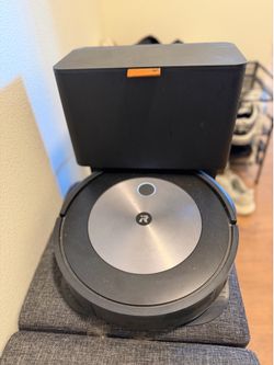 iRobot Roomba j7+ Self-Emptying Robot Vacuum w/ Clean Base + Extra Accessories