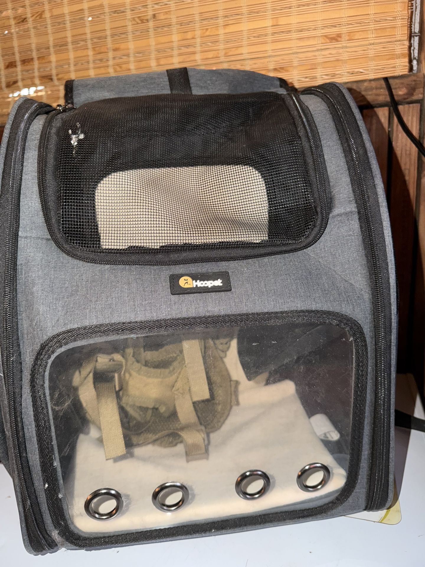 Cat/Small Dog Backpack/carrier