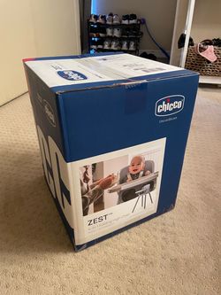 Chicco Zest 4-1 High Chair Unopened