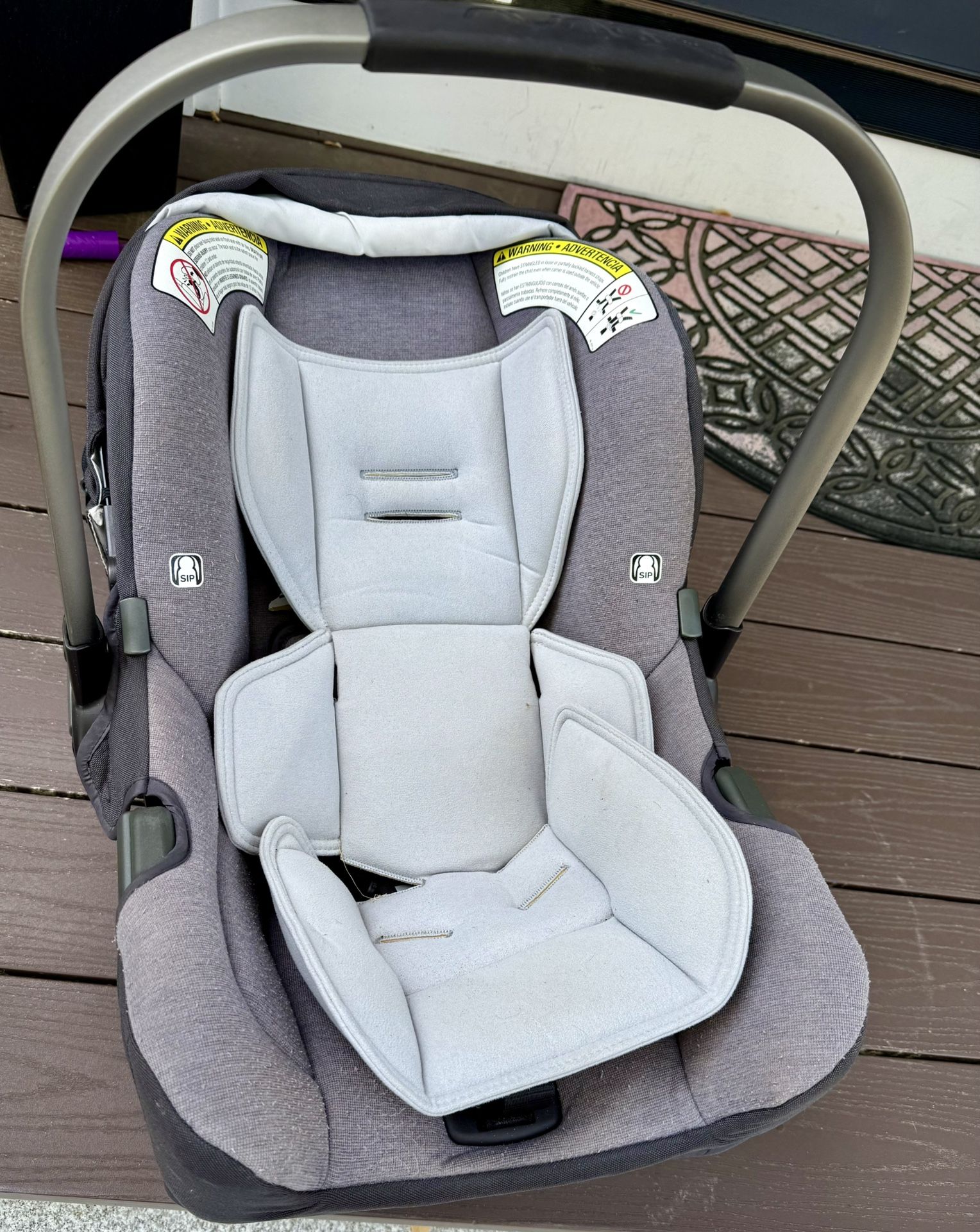 NUNA PIPA INFANT CAR SEAT + BASE - WONT LAST