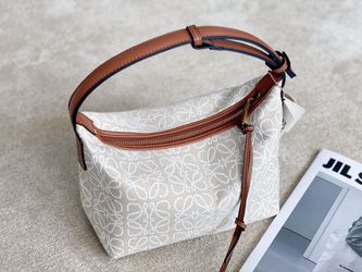 Lo*we lunch box bag