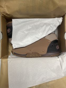 NIKE/TRAVIS AIR TRAINER In MENS 9.5  