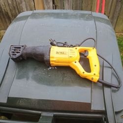 DeWalt Saw