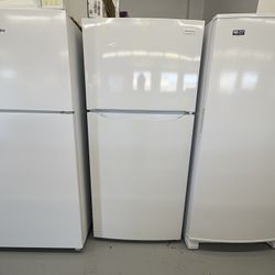Frigidaire 30” 18.3 Cu Ft Capacity Refrigerator/ Scratch And Dent/ 1 Years Warranty 