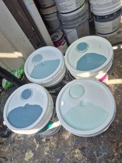 Pinturas Nuevas marca Behr semi Gloss y Eggshells $120 cada una