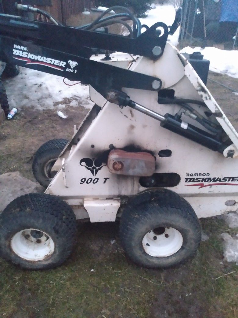 Ramrod Taskmaster 901 T Stand On Mini Skid Steer Aux Hydraulic