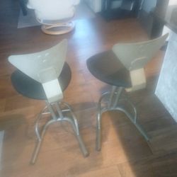 Solid Metal Bar Stools 