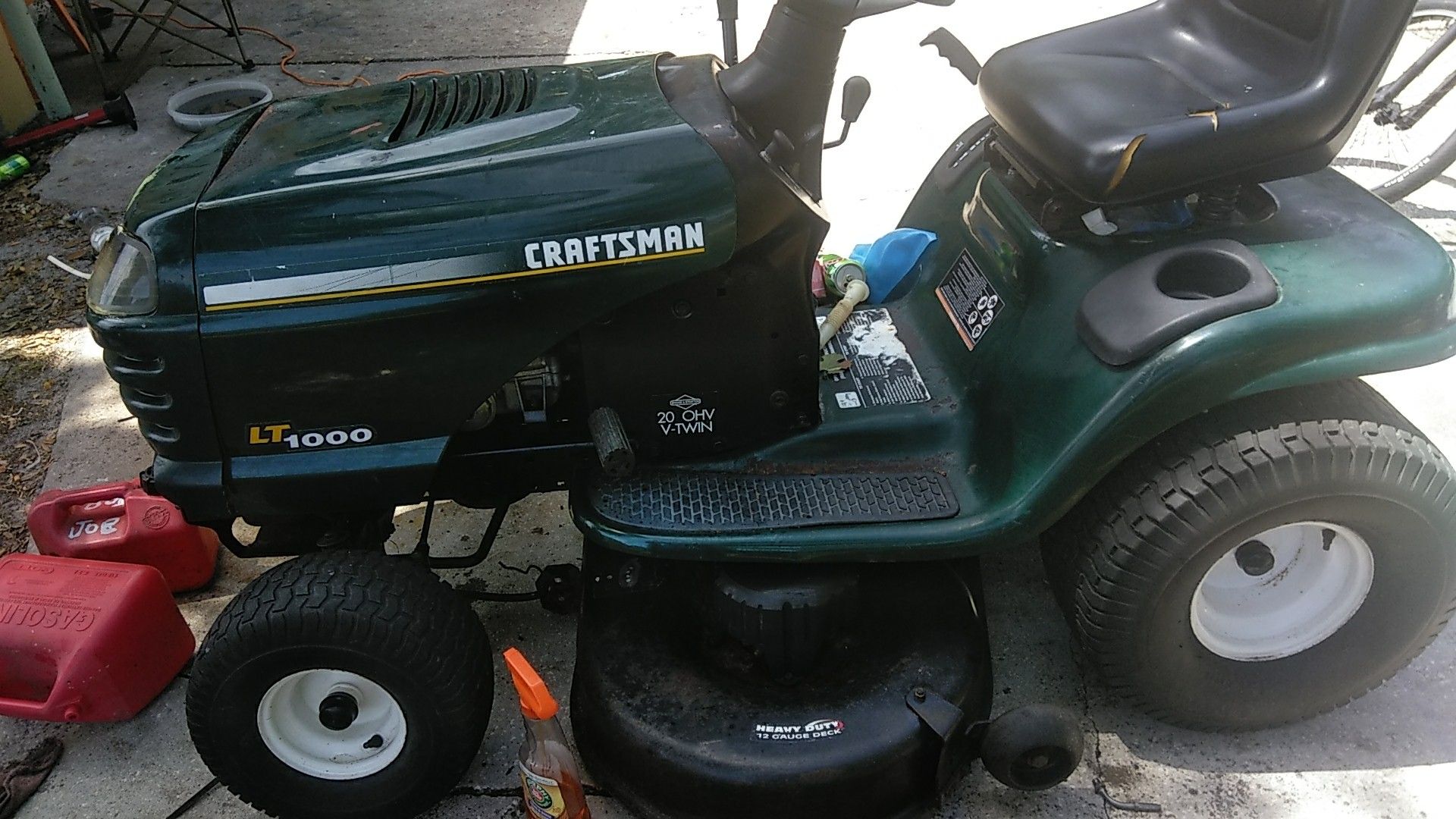 Craftsman LT1000 riding lawn mower