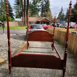 Solid Wood Vintage 4 Post QUEEN BED FRAME-Excellent Condition!