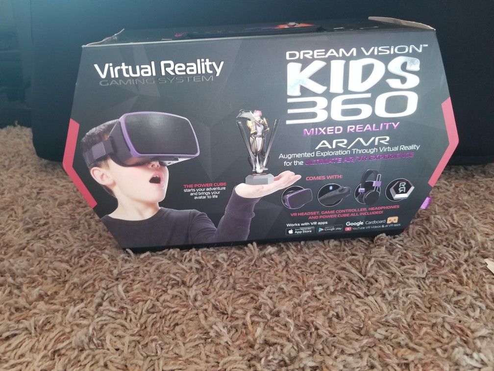 Kids virtual reality game still in box (MAKE AN BBN OFFER)