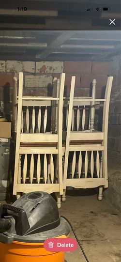 Great white solid wood set of 4 dining room chairs