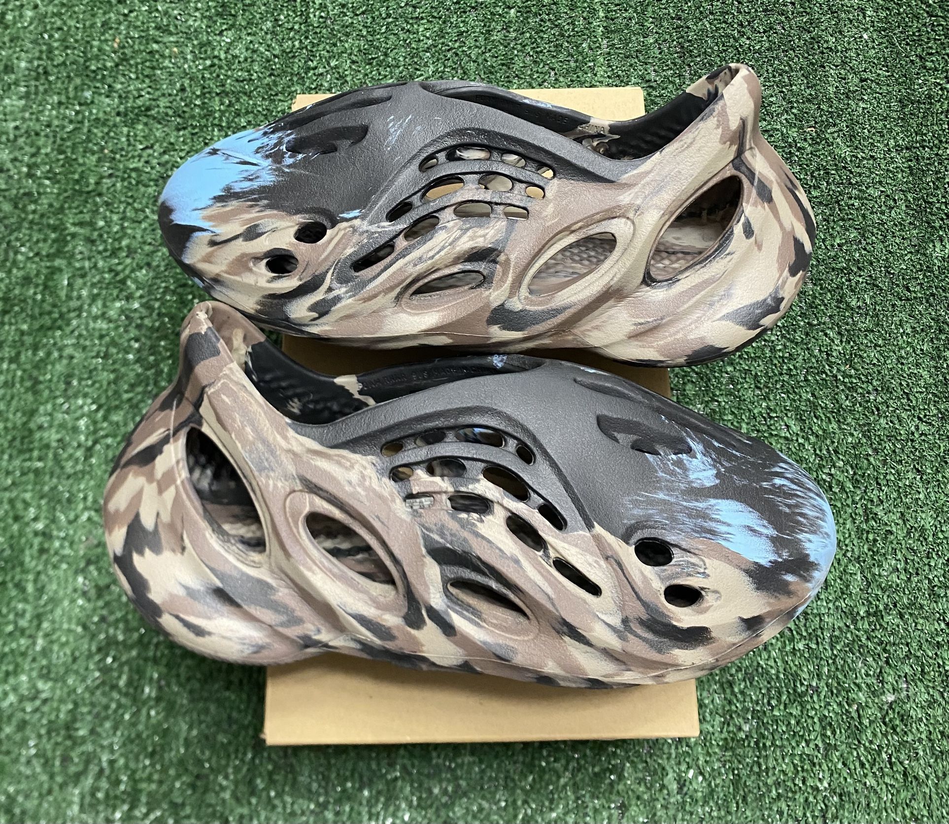 Adidas Yeezy MX Cinder Foam Runner size 9 PADS for Sale in Albuquerque ...