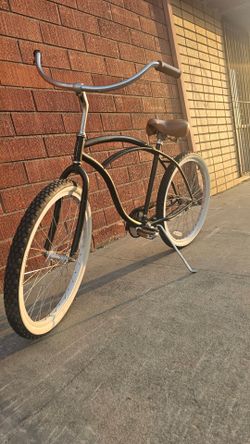 Six Three Zero 26 inch beach cruiser bike $150