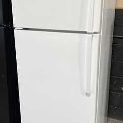 WHITE 28” Top Freezer Fridge