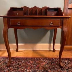 Sweet Anne Style Desk