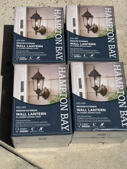 HAMPTON BAY medium exterior wall lantern