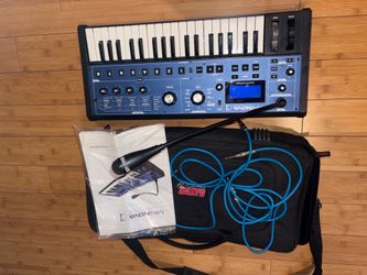 MININOVA SYNTHESIZER