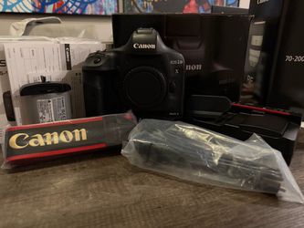 Canon 1Dx Mark II camera with box, papers, straps etc