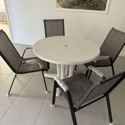 4 Chair + Table  
