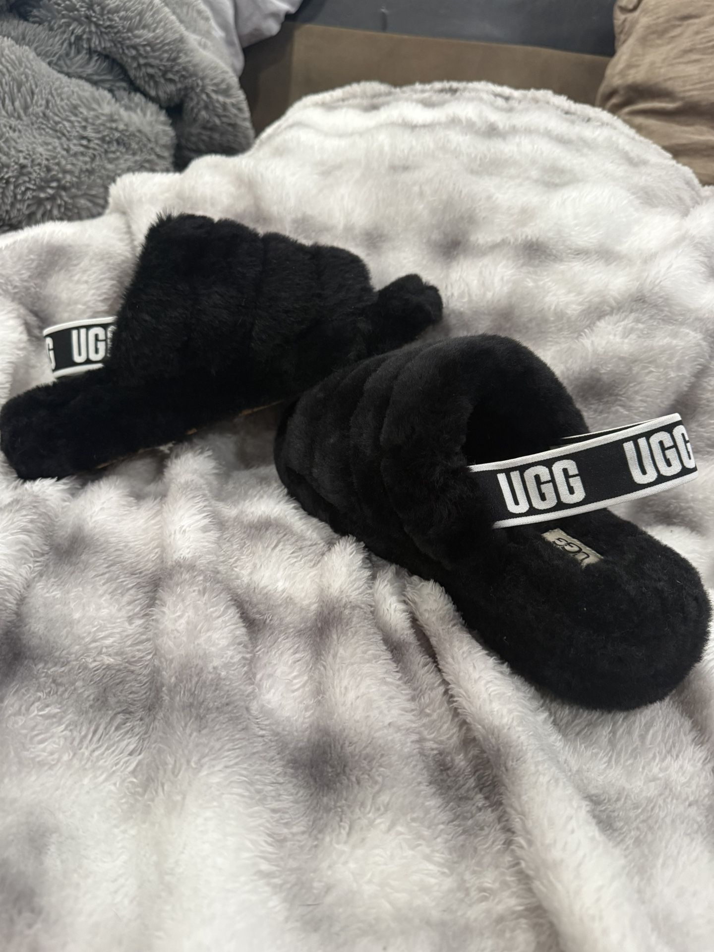 Brand New-UGG Fluff Yeah Slide- Size 8 US- Ordered From Ugg Site 