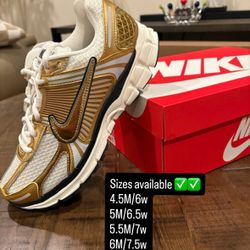 Nike Zoom Vomero 5 Metallic Gold (Women's) Sizes 6w 6.5w 7w 7.5w 8w 9w
