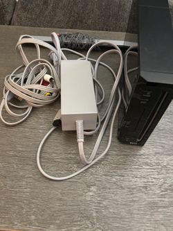 Nintendo Wii Console with Cables and games OBO