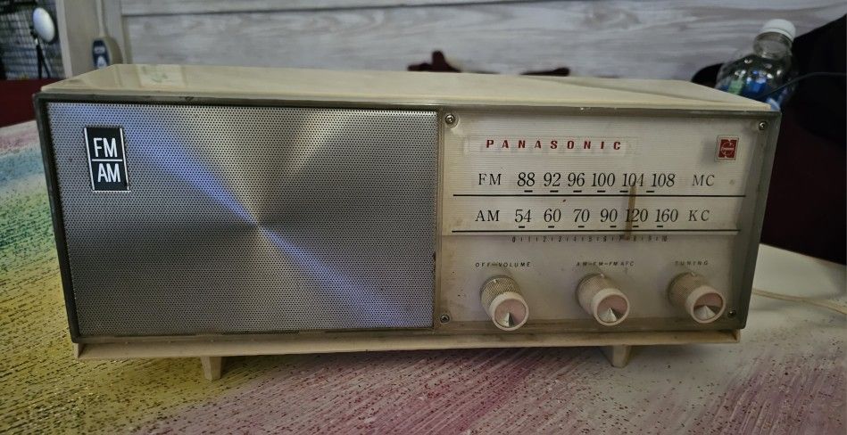 AM FM Panasonic TV (works)