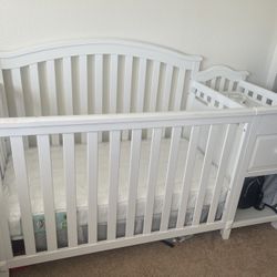 Baby Crib & Brand new mattress 