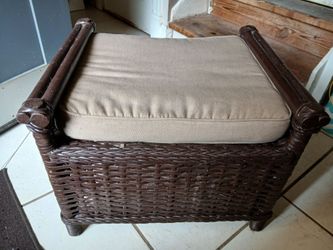 Wicker ottoman