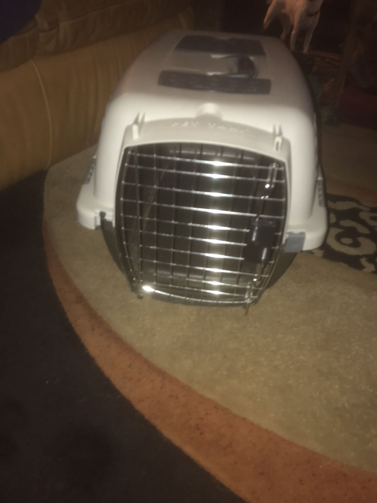 Small Dog Kennel / Crate