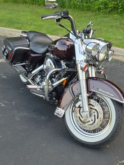 2006 Harley Roadking only 4000 miles