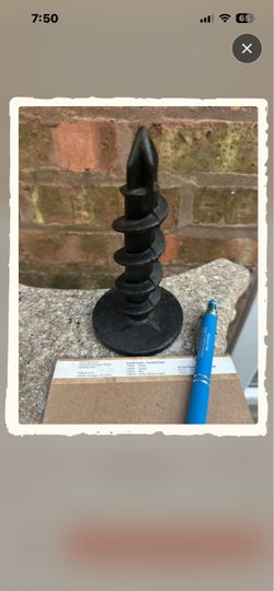 heavy black screw thing