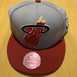 Miami Heat NBA logo (SIZE 7 1/2)(Refurbished)
