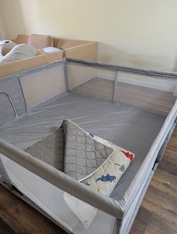 Play pen + mat 79”*79”