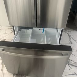 Ge FrenchDoor Refrigerator 