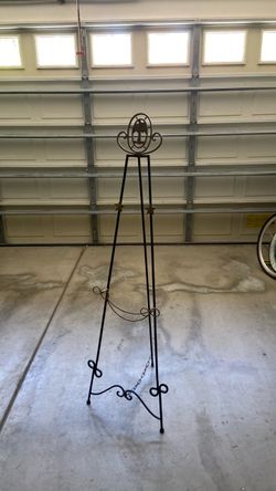 Easel with palm tree